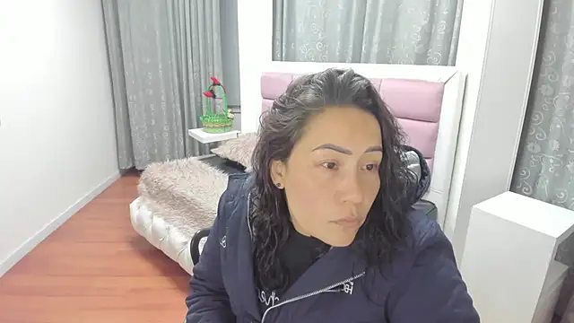 Snapshot of gaby_trent chatting on July 2026 10:11:02 AM gaby trent online show from July 2026 10:11:02 AM