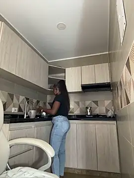 cristaaalclocks1 online show from March 2025 04:46:01 PM