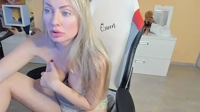 Veola new online show from December 2024 06:45:02 AM