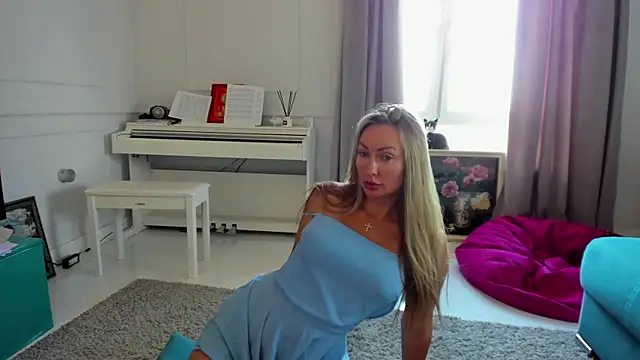 Veola new online show from September 2025 04:12:01 AM