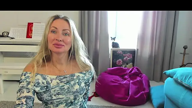 Veola new online show from October 2025 03:59:02 AM