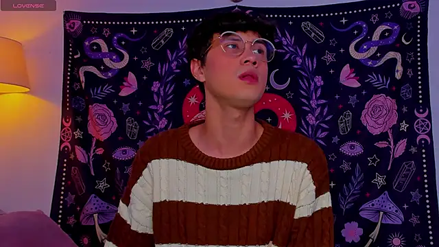 LeaneSeb online show from December 2024 12:12:02 PM