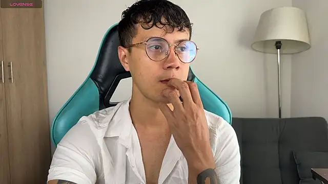 LeaneSeb online show from March 2026 06:34:02 PM