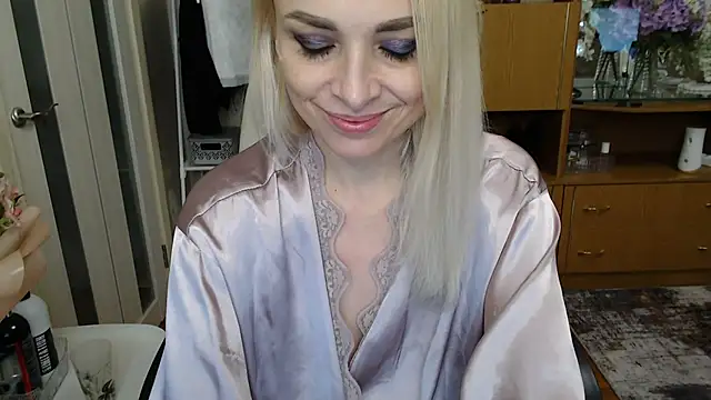 Mika Passion online show from February 2025 03:48:02 PM