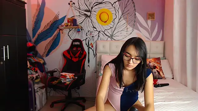 LinzyBaner online show from December 2024 12:26:02 AM