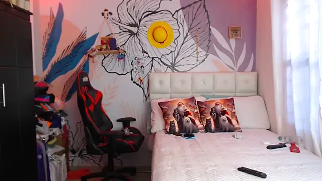 LinzyBaner online show from December 2024 09:44:02 PM