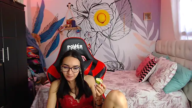 LinzyBaner online show from January 2025 10:03:01 PM