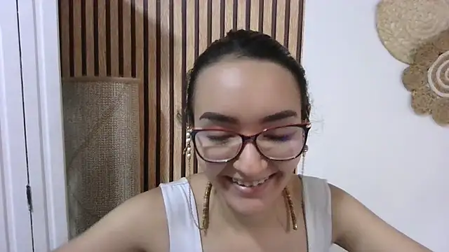 LinzyBaner online show from February 2025 10:28:02 PM