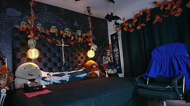 AlexHoe  online show from October 2025 07:08:01 PM