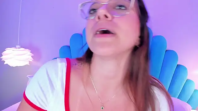 emperatriz reyes online show from February 2025 11:00:02 PM