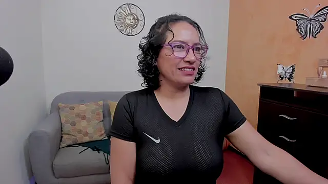 Snapshot of scarlet_wet chatting on July 2026 10:48:01 PM scarlet wet online show from July 2026 10:48:01 PM