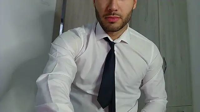 Snapshot of Justynn1 chatting on February 2025 06:06:01 AM Justynn1 online show from February 2025 06:06:01 AM