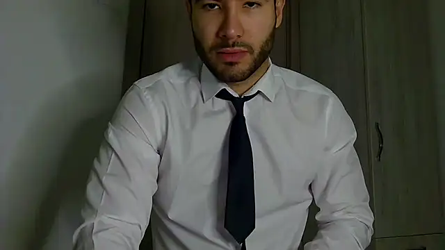 Snapshot of Justynn1 chatting on November 2025 11:10:01 PM Justynn1 online show from November 2025 11:10:01 PM