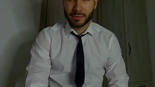 Snapshot of Justynn1 chatting on November 2025 05:29:01 AM Justynn1 online show from November 2025 05:29:01 AM