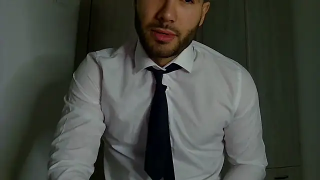 Snapshot of Justynn1 chatting on December 2025 11:54:01 PM Justynn1 online show from December 2025 11:54:01 PM