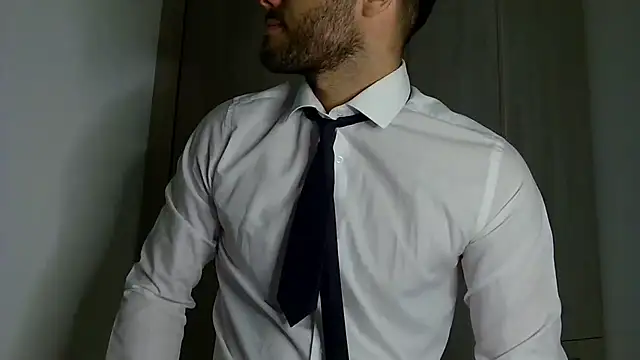 Snapshot of Justynn1 chatting on February 2026 09:15:02 PM Justynn1 online show from February 2026 09:15:02 PM