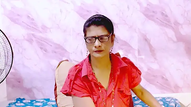 Snapshot of IndianAllure chatting on March 2025 05:46:01 AM IndianAllure online show from March 2025 05:46:01 AM