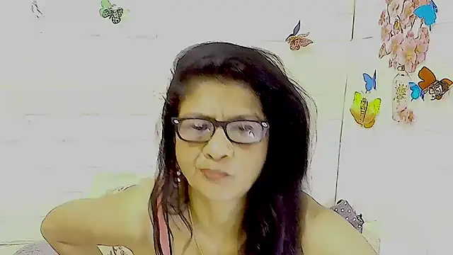 Snapshot of IndianAllure chatting on November 2025 06:03:01 AM IndianAllure online show from November 2025 06:03:01 AM