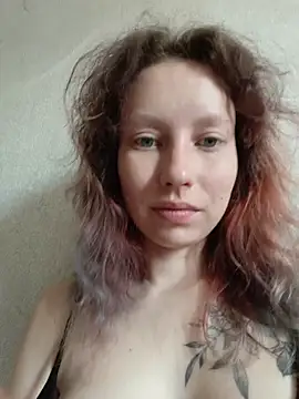 Snapshot of Frost_foxy chatting on May 2026 04:10:02 AM Frost foxy online show from May 2026 04:10:02 AM