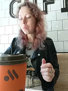 Snapshot of Frost_foxy chatting on May 2026 02:42:02 AM Frost foxy online show from May 2026 02:42:02 AM
