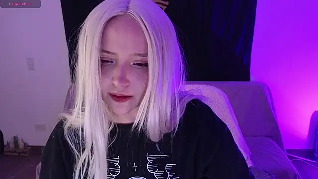 KuroChan420 online show from February 2025 03:32:01 AM