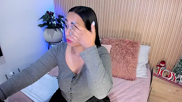 Snapshot of AMELIE_xx chatting on December 2024 01:24:02 PM AMELIE xx online show from December 2024 01:24:02 PM