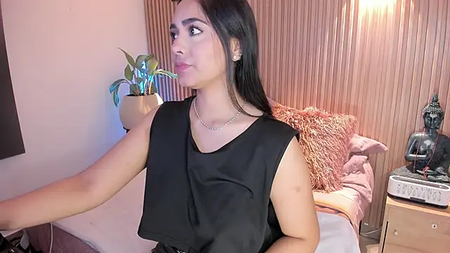 Snapshot of AMELIE_xx chatting on November 2025 02:11:01 AM AMELIE xx online show from November 2025 02:11:01 AM