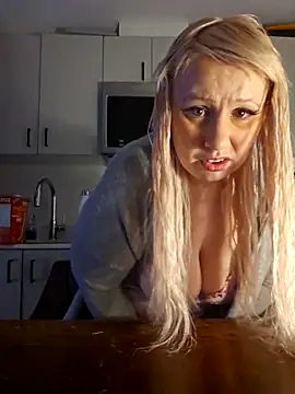 Snapshot of NikiFm chatting on February 2026 07:24:01 AM NikiFm online show from February 2026 07:24:01 AM