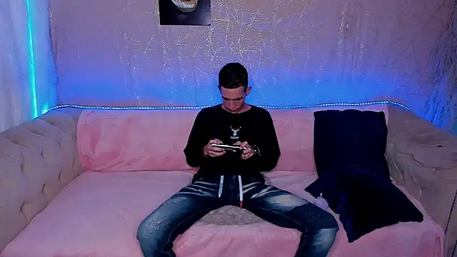 Shyfantasies online show from September 2025 10:12:01 PM