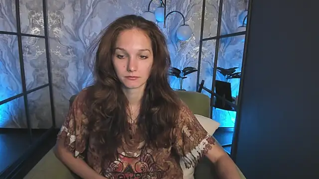 Snapshot of MirandaGlow chatting on July 2026 05:37:02 AM MirandaGlow online show from July 2026 05:37:02 AM