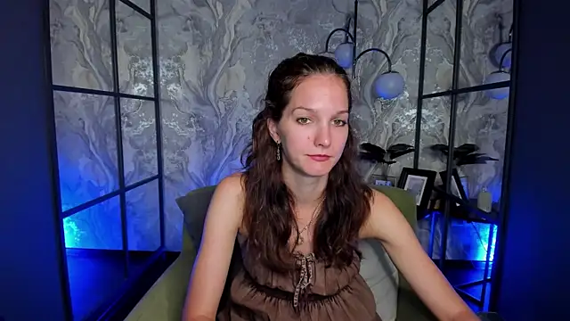 Snapshot of MirandaGlow chatting on August 2026 05:39:02 AM MirandaGlow online show from August 2026 05:39:02 AM