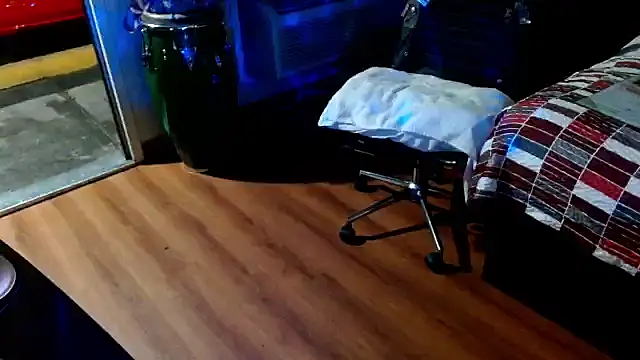 mycock2474u online show from November 2025 04:55:01 AM