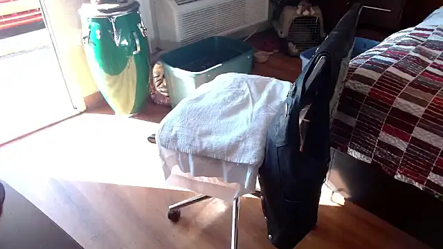 mycock2474u online show from November 2025 05:00:01 PM