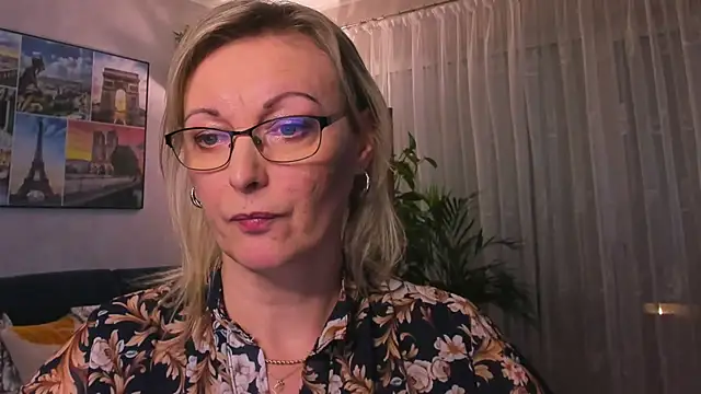 vanessa chat online show from February 2025 06:13:01 PM