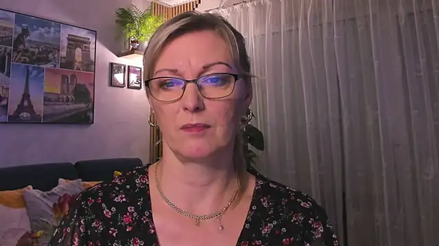 vanessa chat online show from February 2025 08:52:02 PM