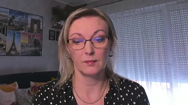 vanessa chat online show from February 2025 02:24:02 PM