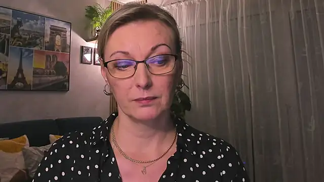 vanessa chat online show from February 2025 06:02:02 PM