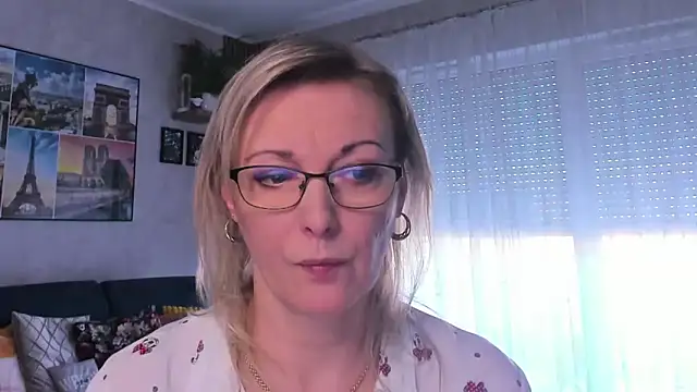 vanessa chat online show from March 2025 02:15:02 PM