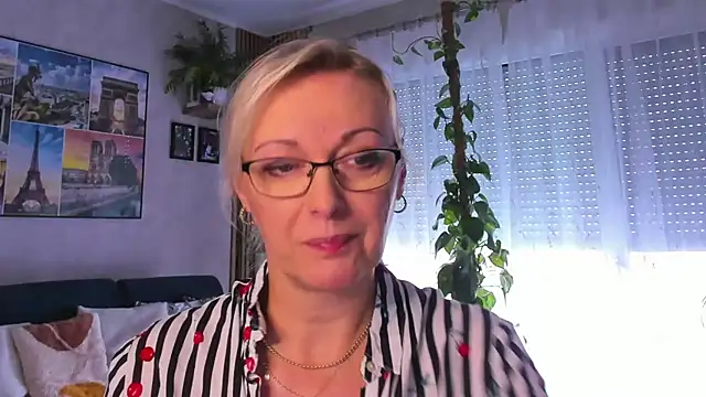 vanessa chat online show from September 2025 01:23:02 PM