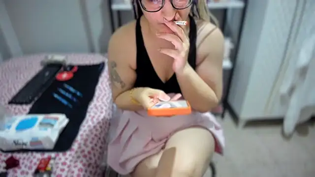 bisexyelizz online show from July 2026 09:25:01 PM