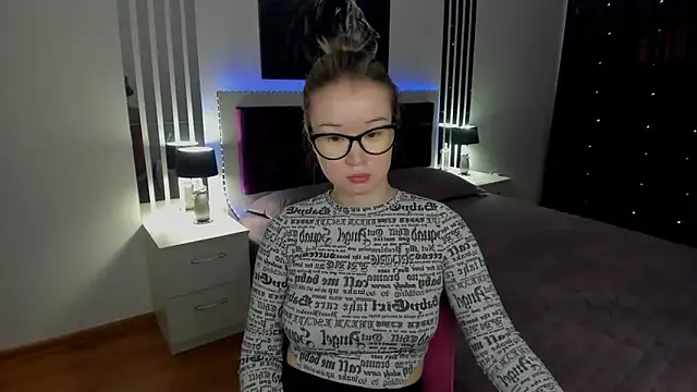 PollyOcean online show from January 2025 09:46:01 AM