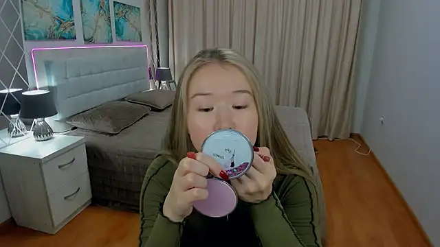 PollyOcean online show from January 2025 10:50:02 AM