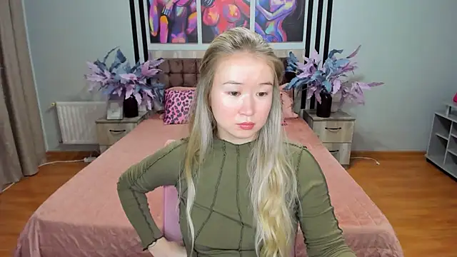 PollyOcean online show from September 2025 09:57:02 AM