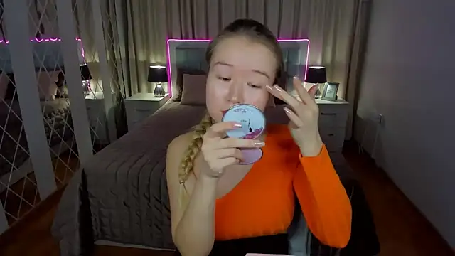 PollyOcean online show from November 2025 10:50:02 AM