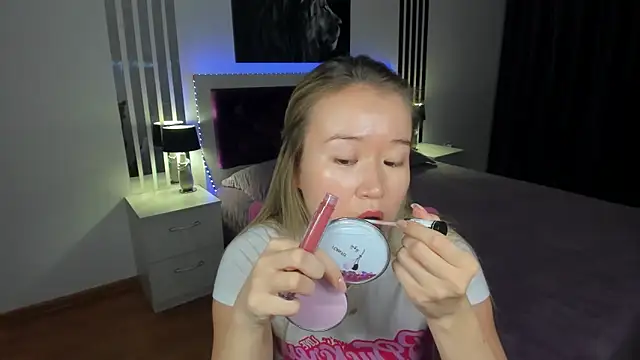 PollyOcean online show from November 2025 12:53:02 PM