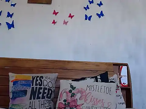 Snapshot of Princess_Ariahsquirty chatting on October 2025 07:52:02 AM Princess Ariahsquirty online show from October 2025 07:52:02 AM