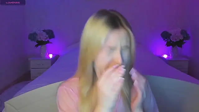 AnnaCarrera online show from September 2025 06:20:01 PM