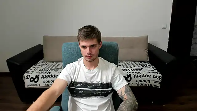 maks wolfis online show from December 2024 10:43:02 PM