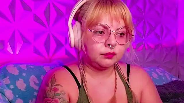 Satyn doll online show from October 2025 10:18:02 PM