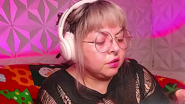 Satyn doll online show from December 2025 10:03:01 PM